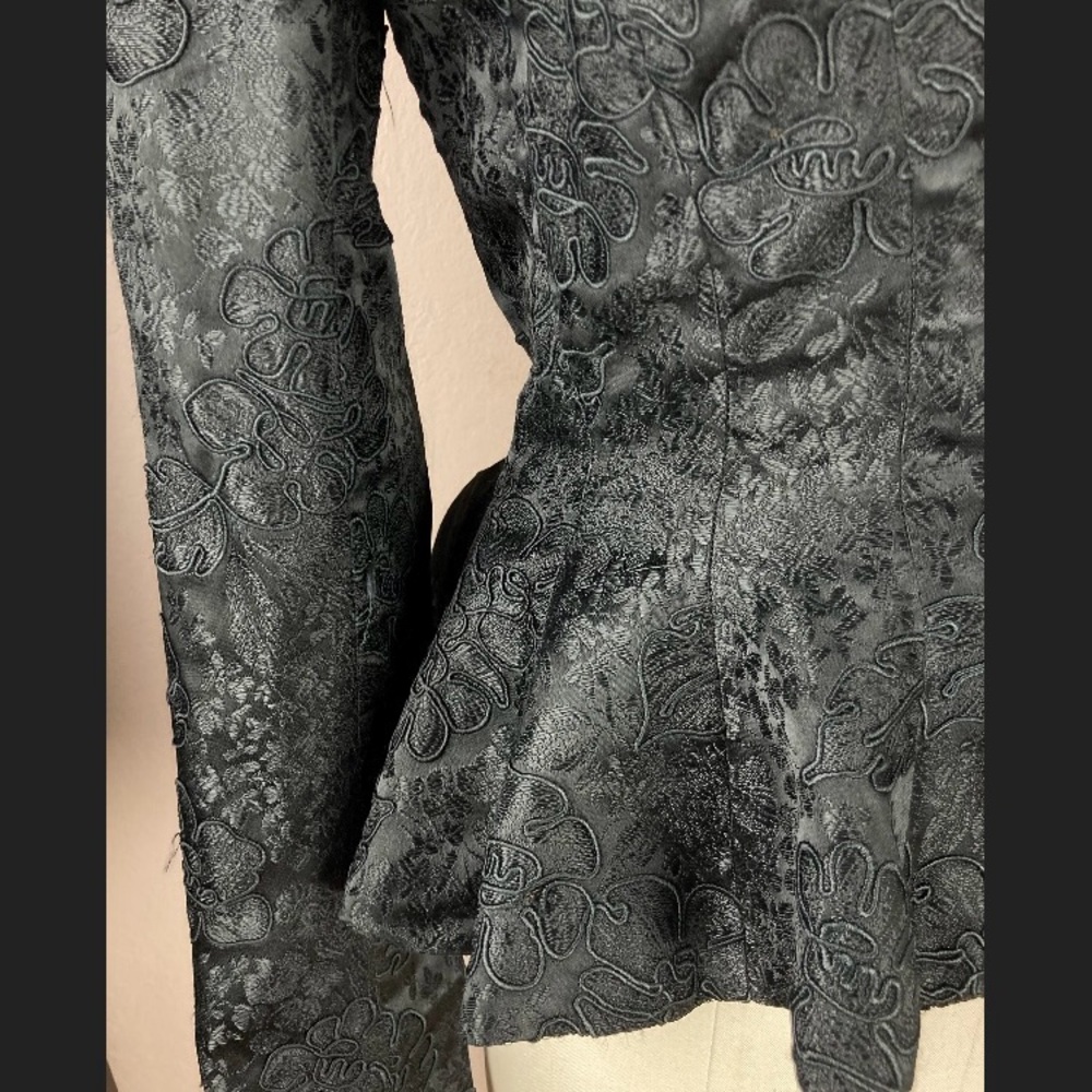 1950s Lilli Ann Tailored Silk Jacquard Blazer With Peplum and Soutache Design - Picture 6 of 10